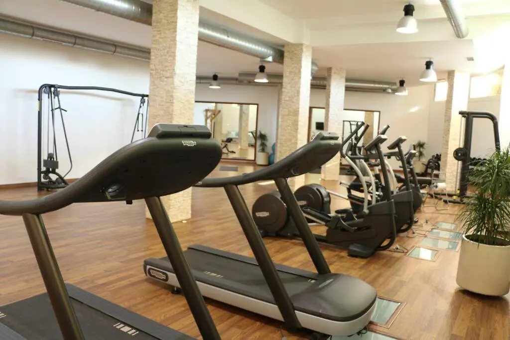 Lagenhet Med 4 Pooler, Gym, Restaurang & Spa Jatte Nara Puerto Banus & Golf Marbella Apartment