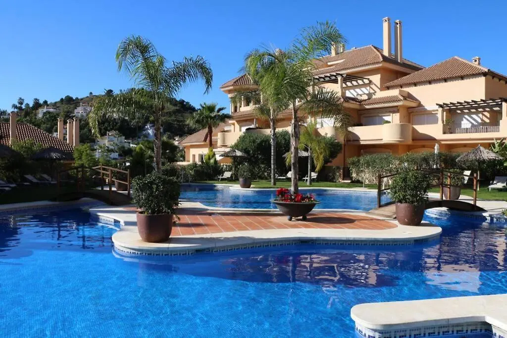 Lagenhet Med 4 Pooler, Gym, Restaurang & Spa Jatte Nara Puerto Banus & Golf Marbella Apartament